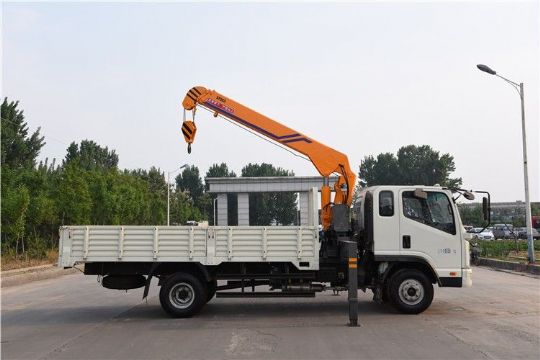 點(diǎn)擊查看詳細(xì)信息<br>標(biāo)題：5噸凱馬隨車(chē)吊3節(jié)臂 閱讀次數(shù)：2976