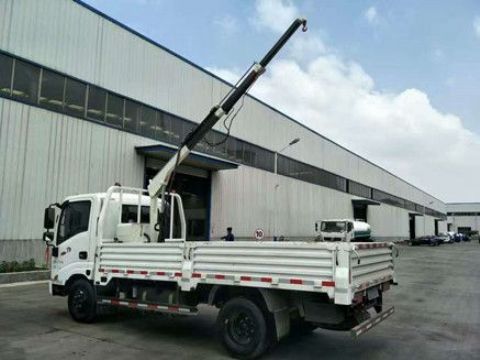 點擊查看詳細(xì)信息<br>標(biāo)題：車載小吊機 閱讀次數(shù)：2341