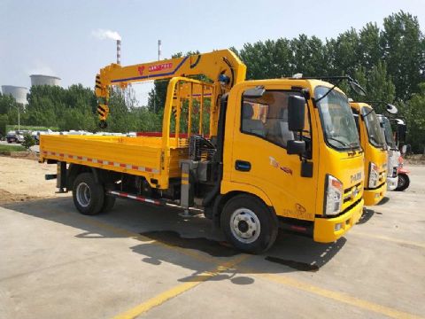 點擊查看詳細信息<br>標題：4噸唐駿隨車吊 閱讀次數(shù)：2287