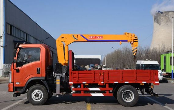 點擊查看詳細信息<br>標題：4噸大運隨車吊 閱讀次數(shù)：2220