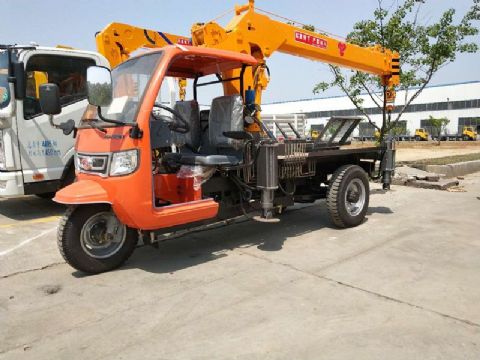 點擊查看詳細信息<br>標(biāo)題：三輪隨車吊 閱讀次數(shù)：2124