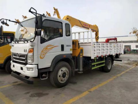 點(diǎn)擊查看詳細(xì)信息<br>標(biāo)題：5噸重汽豪曼隨車(chē)吊 閱讀次數(shù)：3078